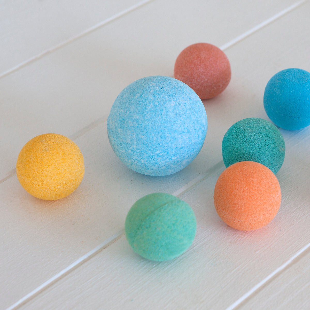 Jumbo and single kids bath bombs in assorted colours